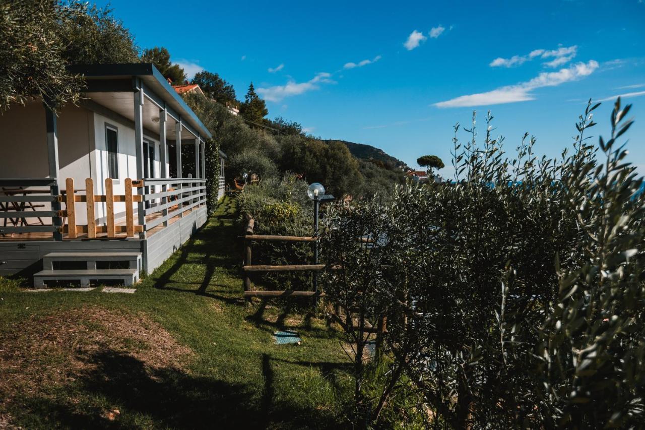 Agriturismo Rose Di Pietra Pietra Ligure Exteriör bild